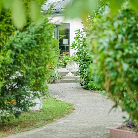 Casa vacanze 4 Bedroom Stunning In Wrodow