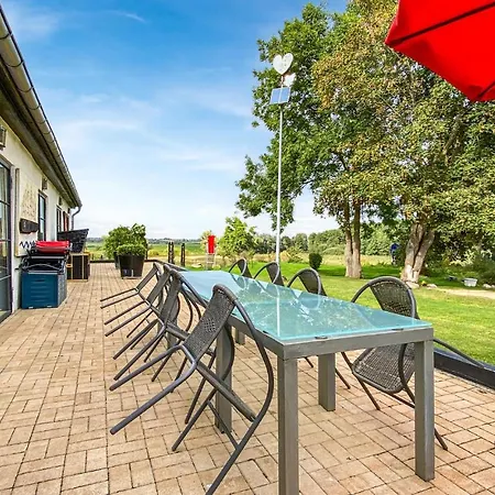 4 Bedroom Stunning In Casa vacanze