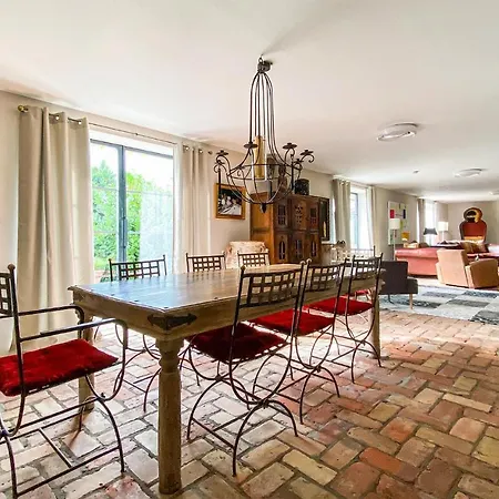 4 Bedroom Stunning In *